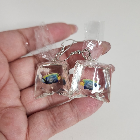 NEW‼️Fish Bag Earrings - Picture 2 of 6